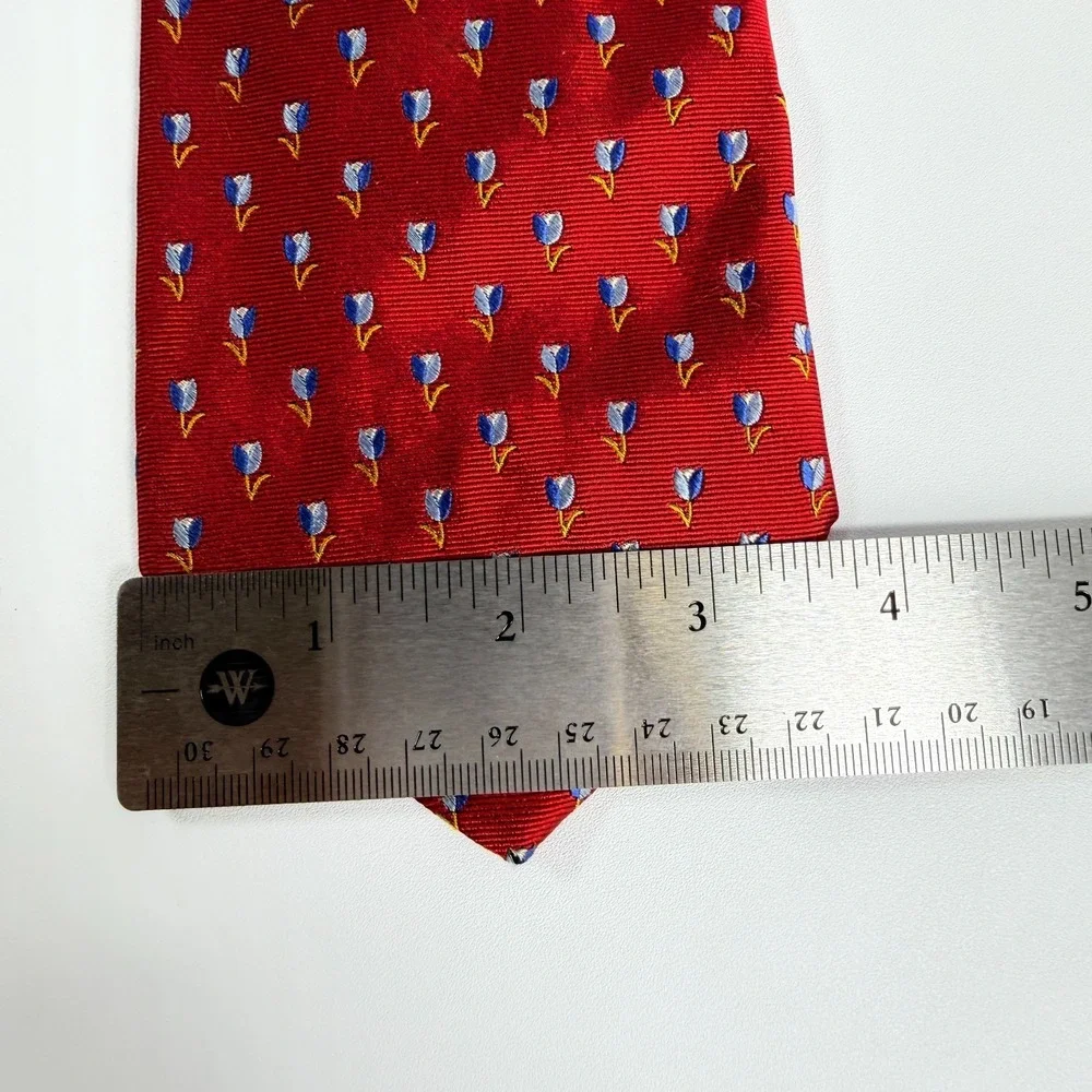 Brooks Brothers Tie Makers Silk Woven In Italy Red Tulip Floral Novelty Necktie
